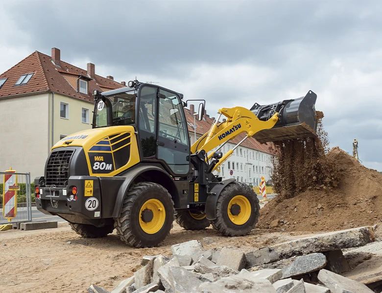 Matériel Komatsu France SAMI TP pour entreprise de travaux publics, génie civil, de construction. Machine d'occasion et neuves. Location machine.